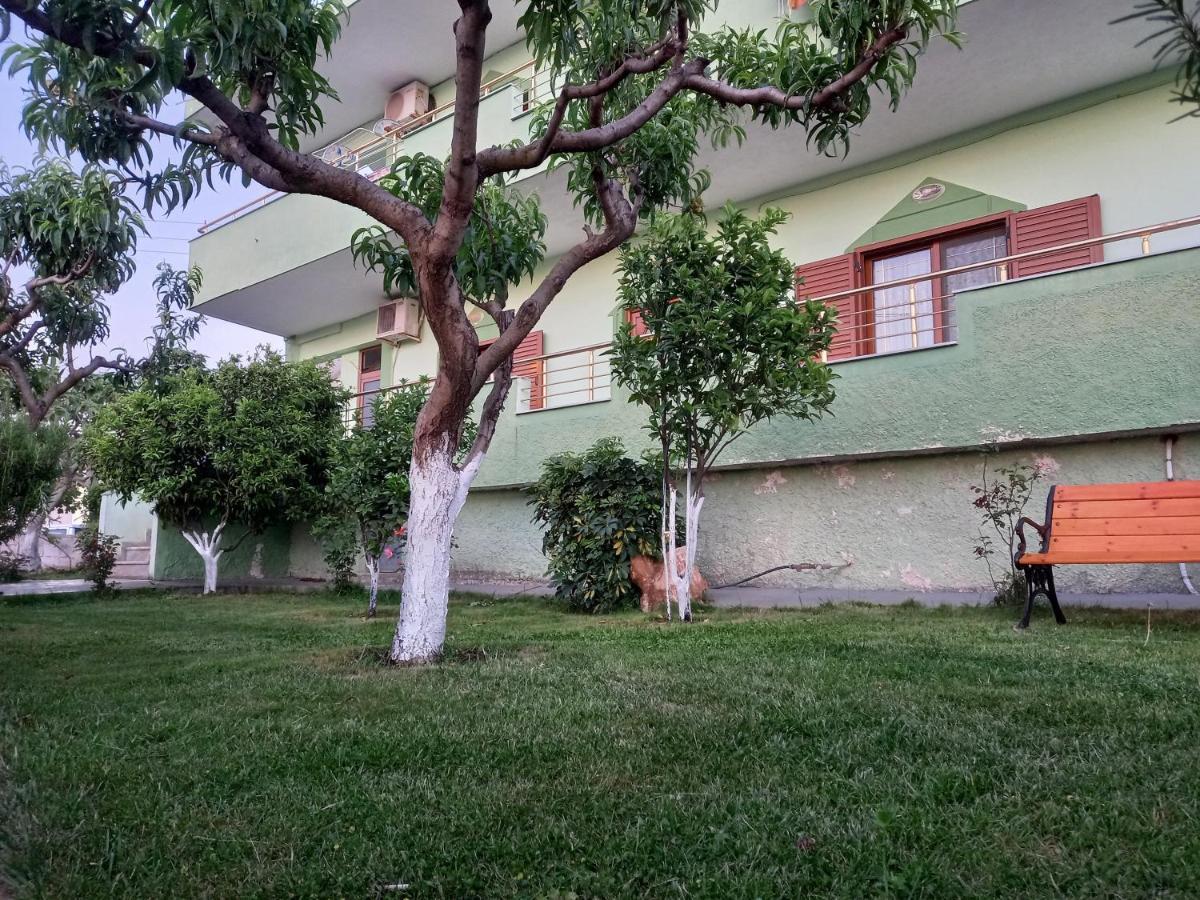 Jonny Guesthouse Ksamil Exterior photo