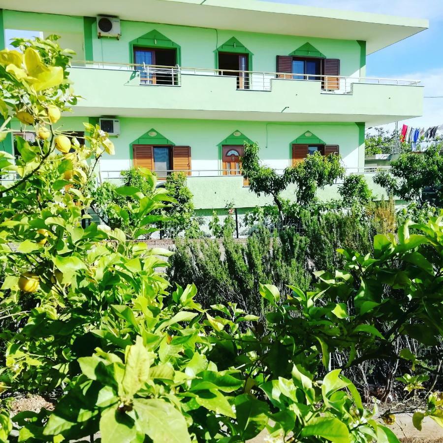 Jonny Guesthouse Ksamil Exterior photo